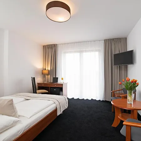 Bed & Breakfast Gieland Kolo Mragowa 3*