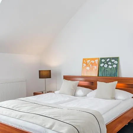 Pensjon Gieland Kolo Mragowa Bed and breakfast